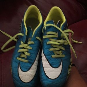 Women’s hyper venom soccer cleats